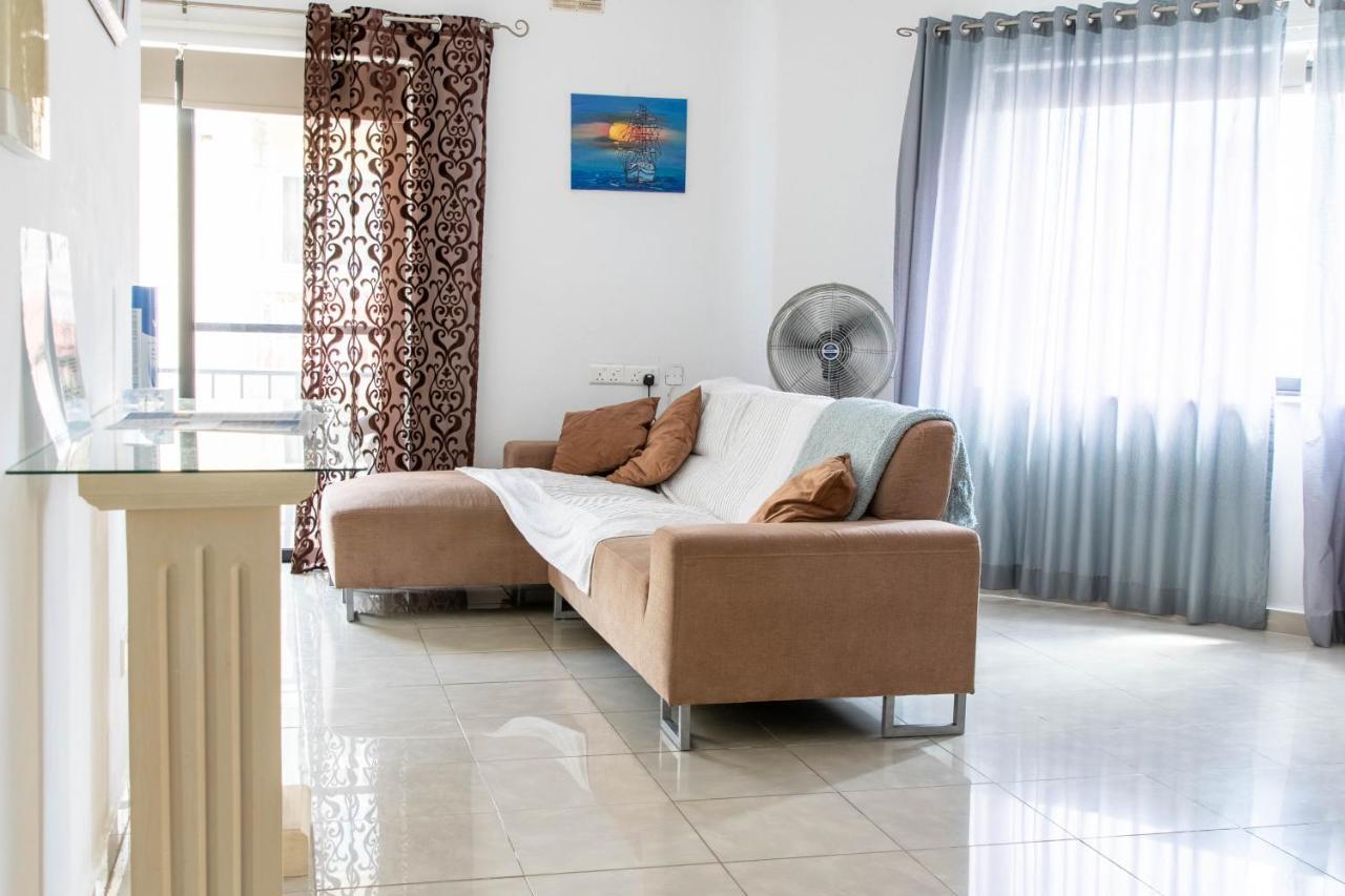 Spacious 3-Bedroom Apartment 30 Seconds From Sea 마르사스칼라 외부 사진