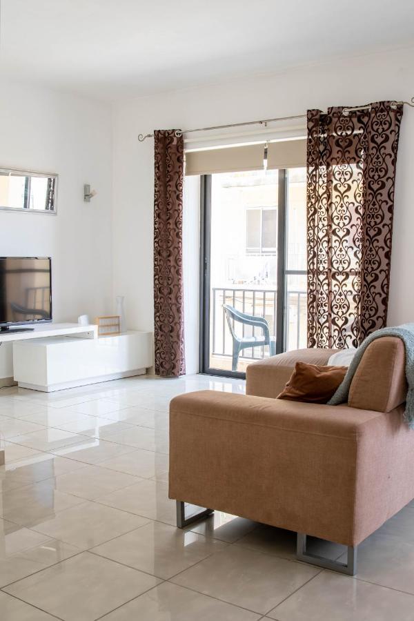 Spacious 3-Bedroom Apartment 30 Seconds From Sea 마르사스칼라 외부 사진