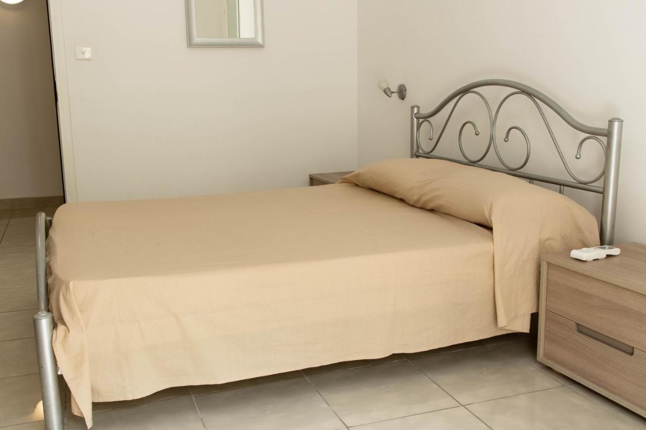 Spacious 3-Bedroom Apartment 30 Seconds From Sea 마르사스칼라 외부 사진