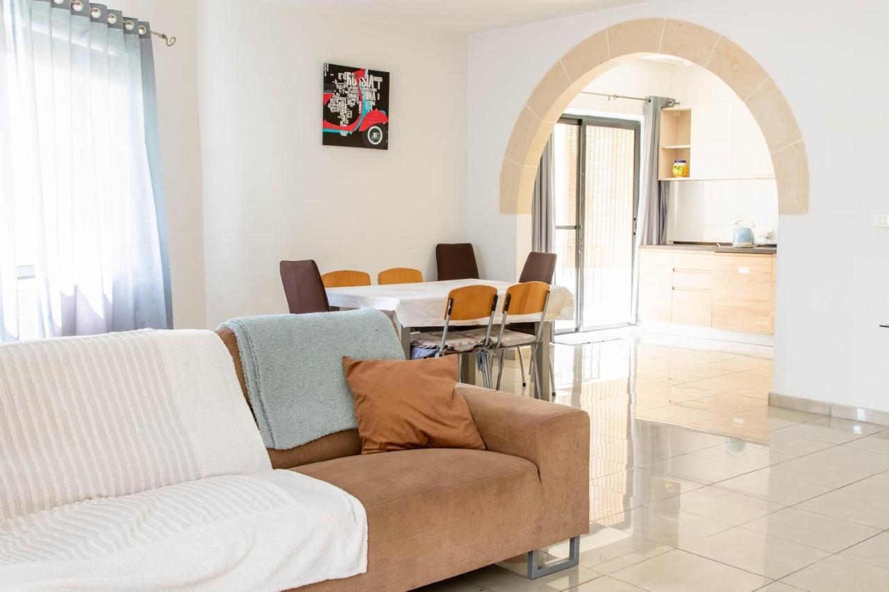 Spacious 3-Bedroom Apartment 30 Seconds From Sea 마르사스칼라 외부 사진