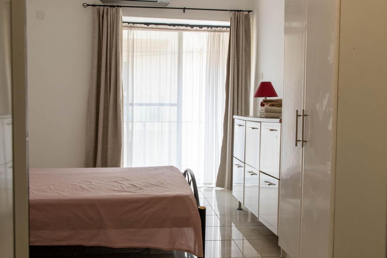 Spacious 3-Bedroom Apartment 30 Seconds From Sea 마르사스칼라 외부 사진
